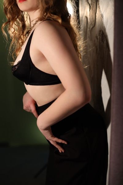 Девушка массажистка Дея, салон Студия 73