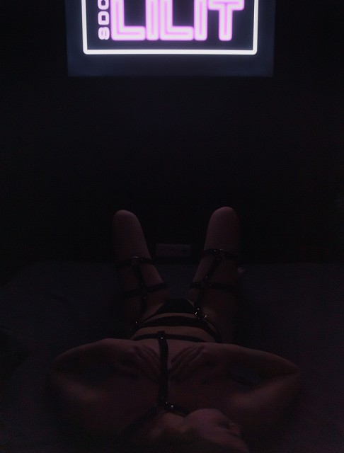 Девушка массажистка Карина, салон Lilit