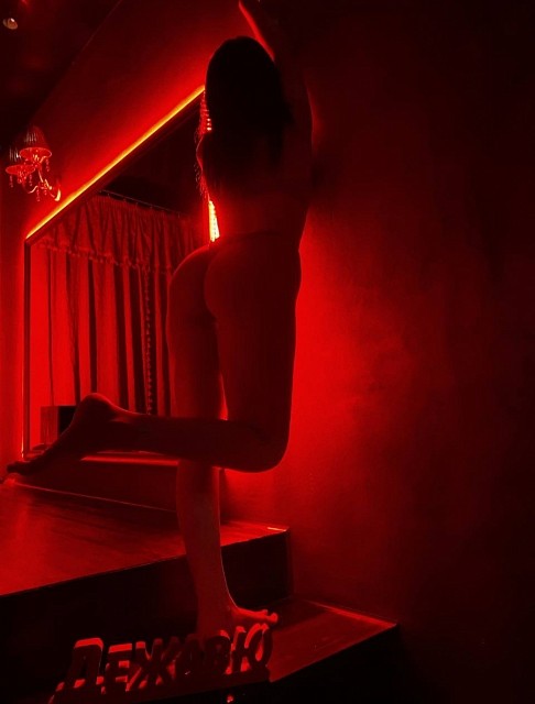 Девушка массажистка Мия, салон Дежавю